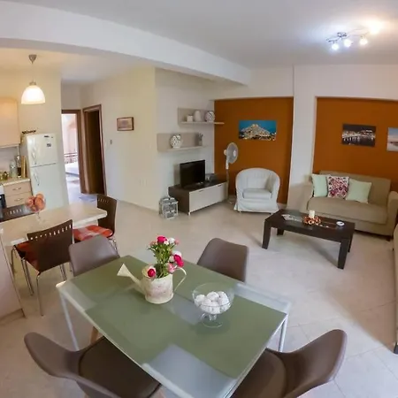 Relaxing Holidays In Nea Irakleitsa *
